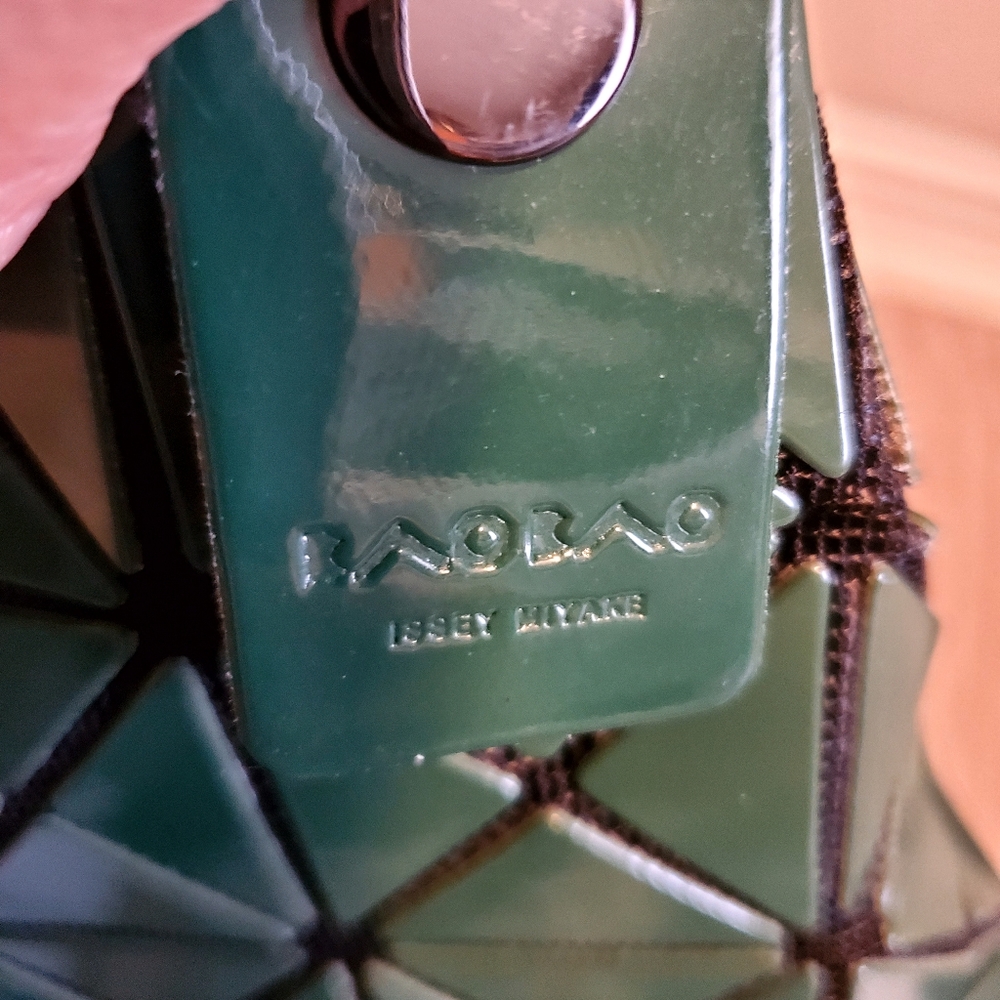 ❌❌❌SOLD❌❌❌
Issey Miyake Emerald Geometric Tote - Picture 5 of 7